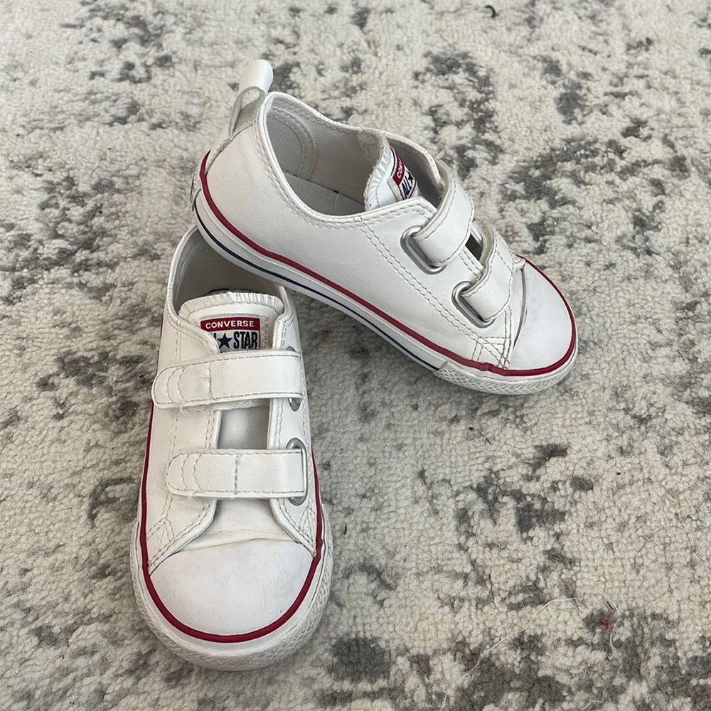 Converse Chuck Taylor® All Star® 2V - Toddler size 9